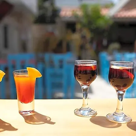 Monat Alacati Otel 3*